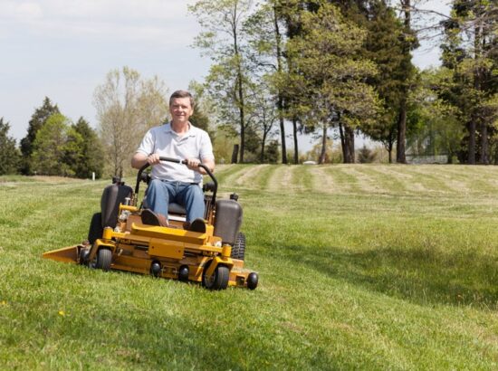 La tondeuse à braquage zéro pour l’entretien de votre terrain